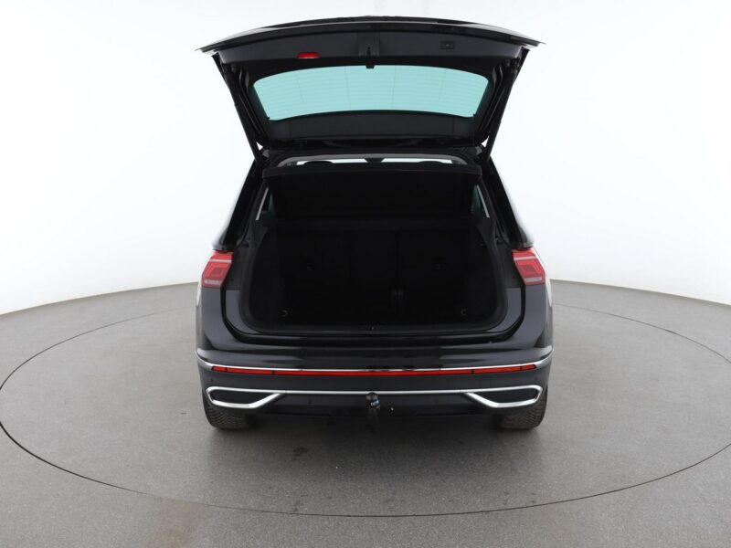 Volkswagen Tiguan Elegance automat alcantara panorama virtual grzane fotele ACC navi kam II (2016-2024)