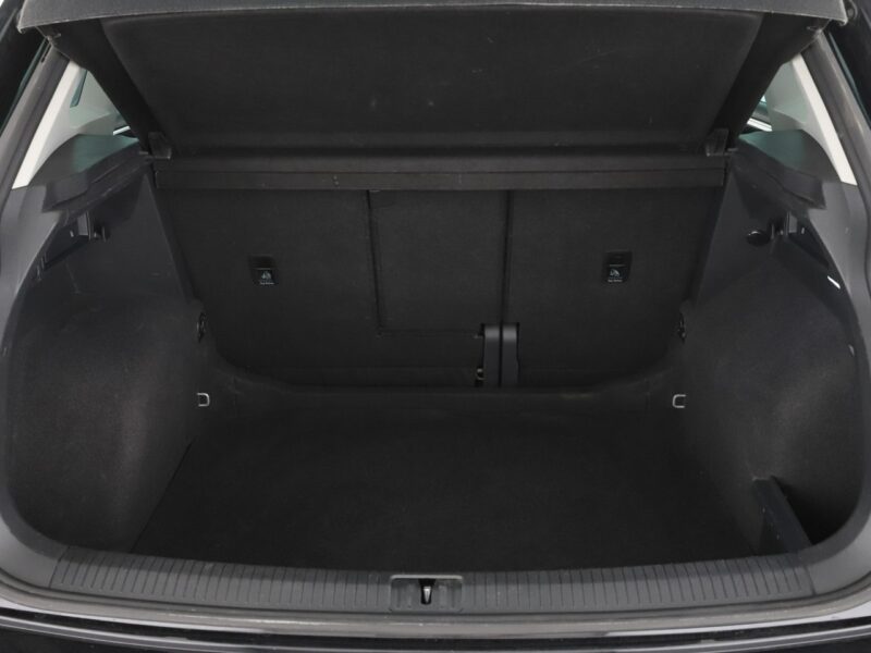 Volkswagen Tiguan Elegance automat alcantara panorama virtual grzane fotele ACC navi kam II (2016-2024)