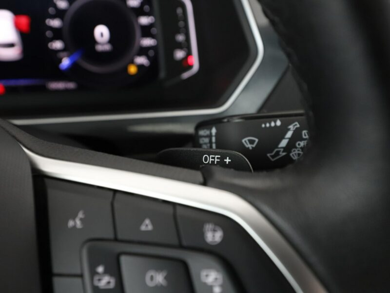 Volkswagen Tiguan Elegance automat alcantara panorama virtual grzane fotele ACC navi kam II (2016-2024)