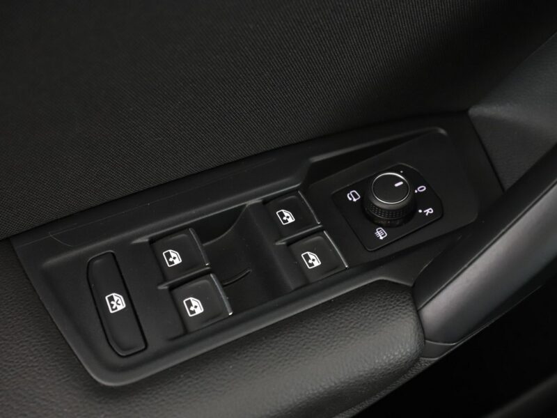 Volkswagen Tiguan Elegance automat alcantara panorama virtual grzane fotele ACC navi kam II (2016-2024)