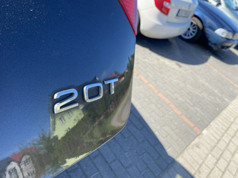Audi A4 200KM, dwu kolorowa skóra, biksenony, światła dzienne, szyberdach B7 (2004-2007)