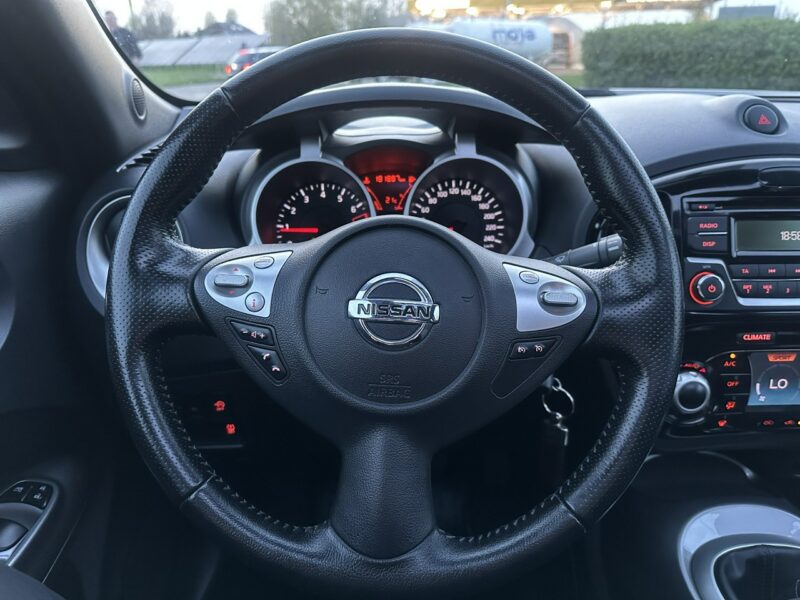 Nissan Juke 2015 1.2 benzyna 115km bezwypadkowy panorama xenon 2 komplety alu I (2010-2019)