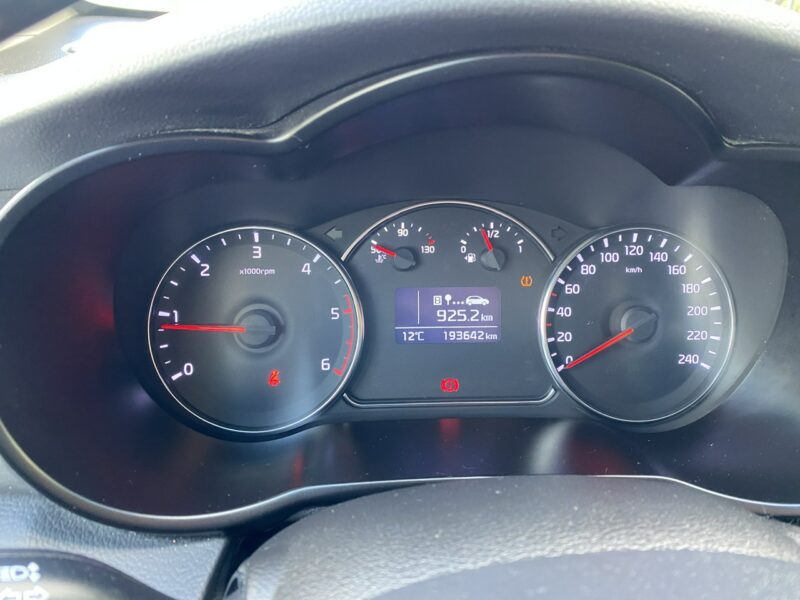 Kia Carens Symboliczny przebieg, nawigacja, parktronik, 5 osobowa, hak, z Niemiec IV (2013-)