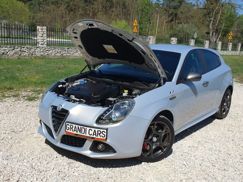 Alfa Romeo Giulietta 2.0 JTDm 150KM # Q2 # Navi # DNA # Climatronic # Skóra # Alkantara