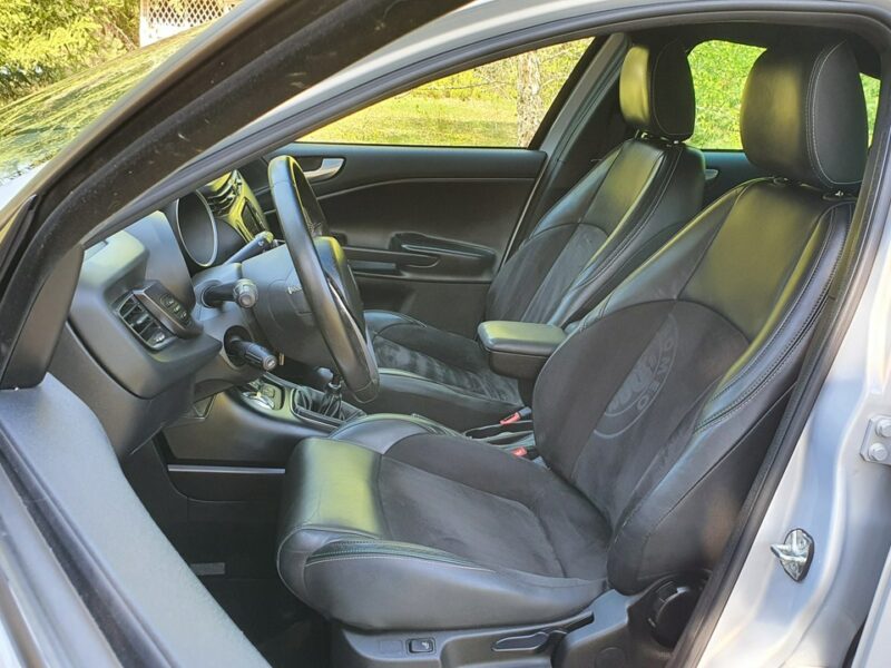 Alfa Romeo Giulietta 2.0 JTDm 150KM # Q2 # Navi # DNA # Climatronic # Skóra # Alkantara