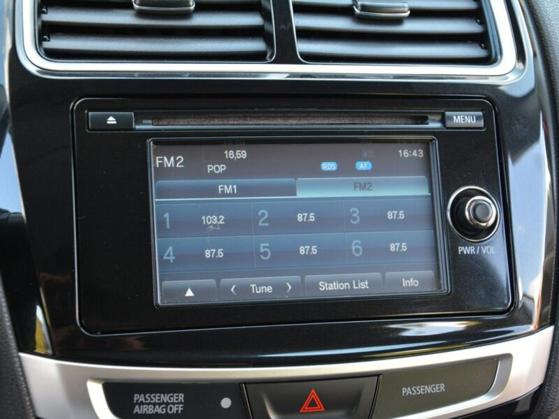 Mitsubishi ASX Lift Ledy bi-Xenon Kamera Keyless go Parktronic ALU 17