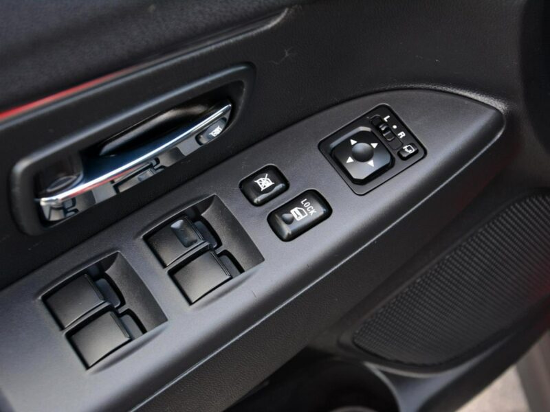Mitsubishi ASX Lift Ledy bi-Xenon Kamera Keyless go Parktronic ALU 17