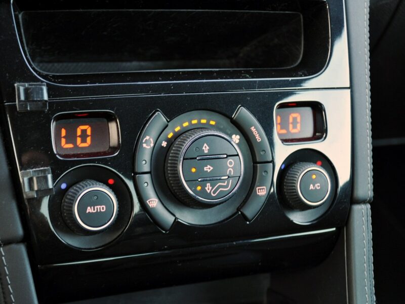 Peugeot RCZ 1.6i(156KM)*Bi-Xenon*Welur*Klimatronik*2xParktronik*I Wł*Alu19"ASO