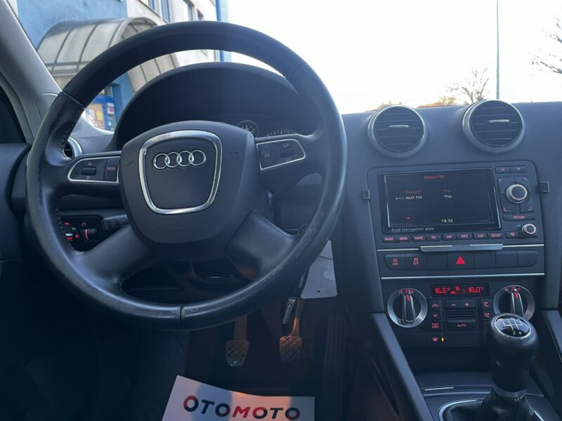 Audi A3 Audi A3 Lift 1.6Tdi 2012r Xenon Led Sportback Alufelgi Hak Climatronic 8P (2003-2012)