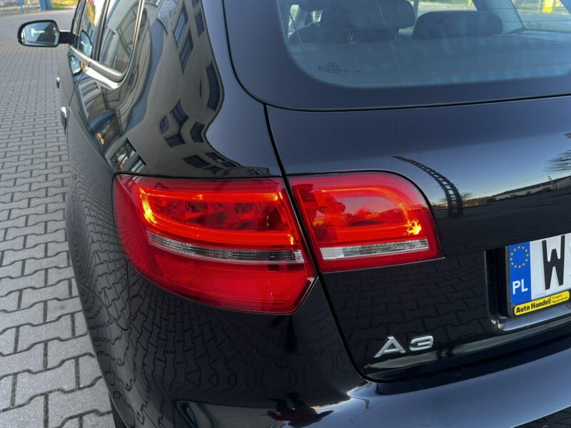 Audi A3 Audi A3 Lift 1.6Tdi 2012r Xenon Led Sportback Alufelgi Hak Climatronic 8P (2003-2012)