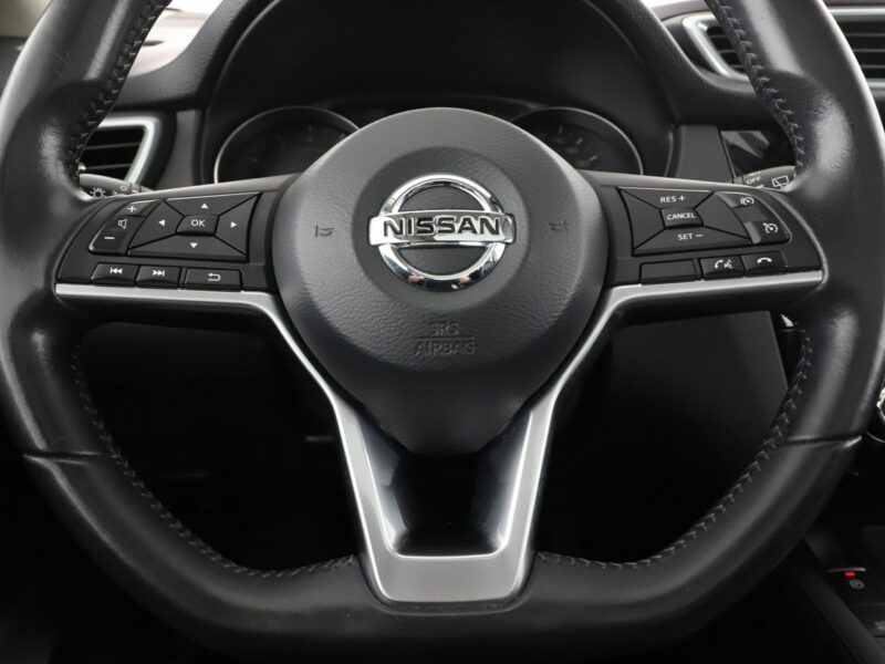 Nissan Qashqai N-Connecta panorama navi kamera grzane fotele tempomat Bluetooth II (2013-2021)