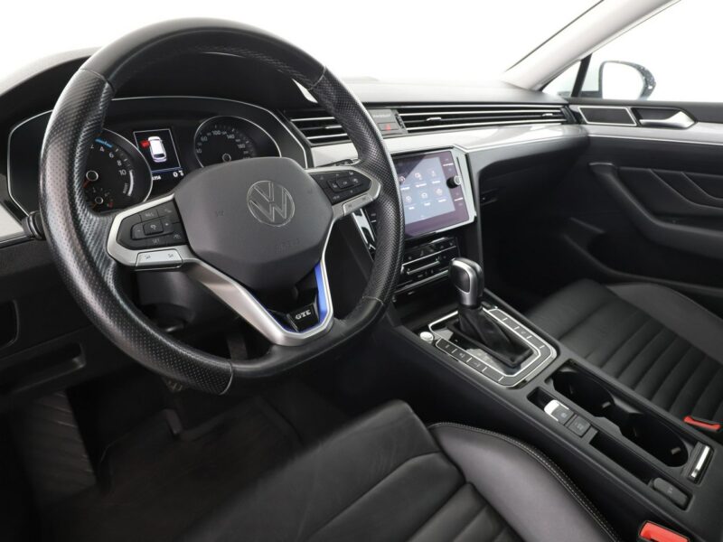 Volkswagen Passat FV 23% Plug-in DSG Automatyczna klimatyzacja Podgrzewane fotele Blth B8 (2014-2023)