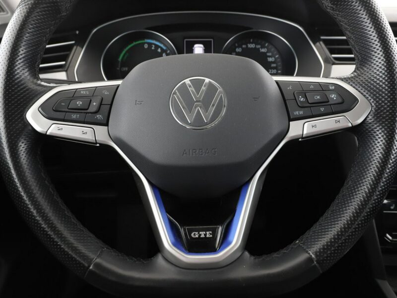 Volkswagen Passat FV 23% Plug-in DSG Automatyczna klimatyzacja Podgrzewane fotele Blth B8 (2014-2023)