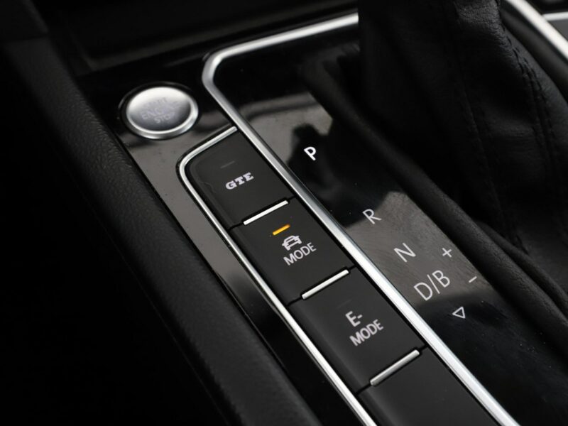 Volkswagen Passat FV 23% Plug-in DSG Automatyczna klimatyzacja Podgrzewane fotele Blth B8 (2014-2023)