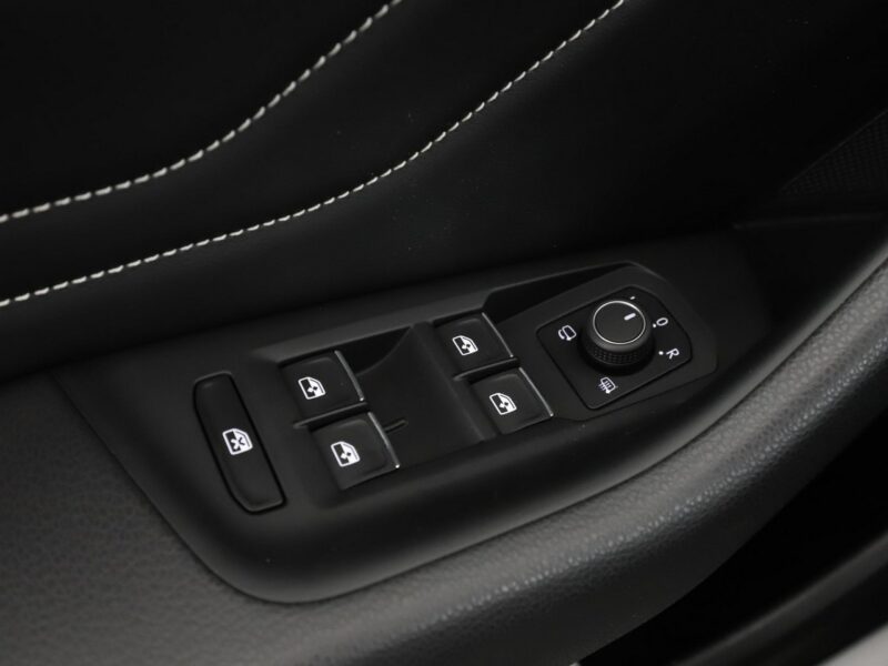 Volkswagen Passat FV 23% Plug-in DSG Automatyczna klimatyzacja Podgrzewane fotele Blth B8 (2014-2023)