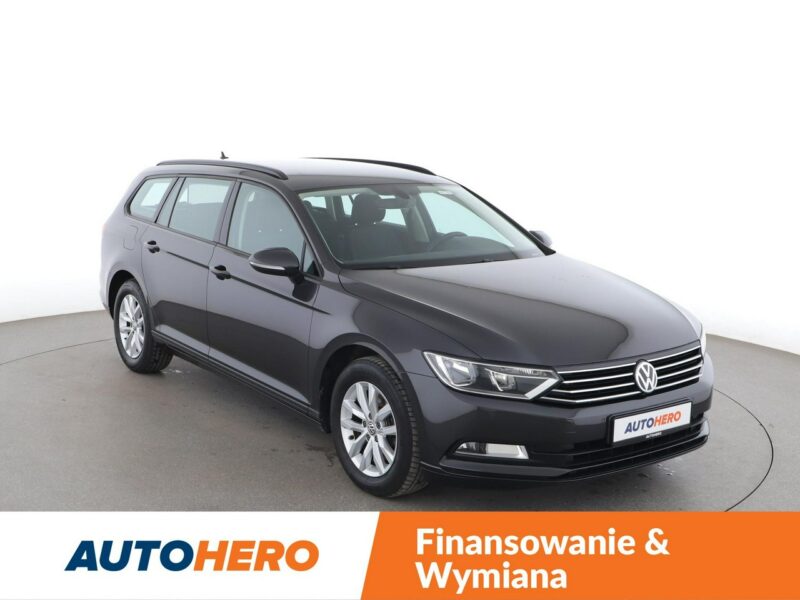 Volkswagen Passat Navi Podgrzewane fotele Automatyczna klimatyzacja Bluetooth B8 (2014-2023)