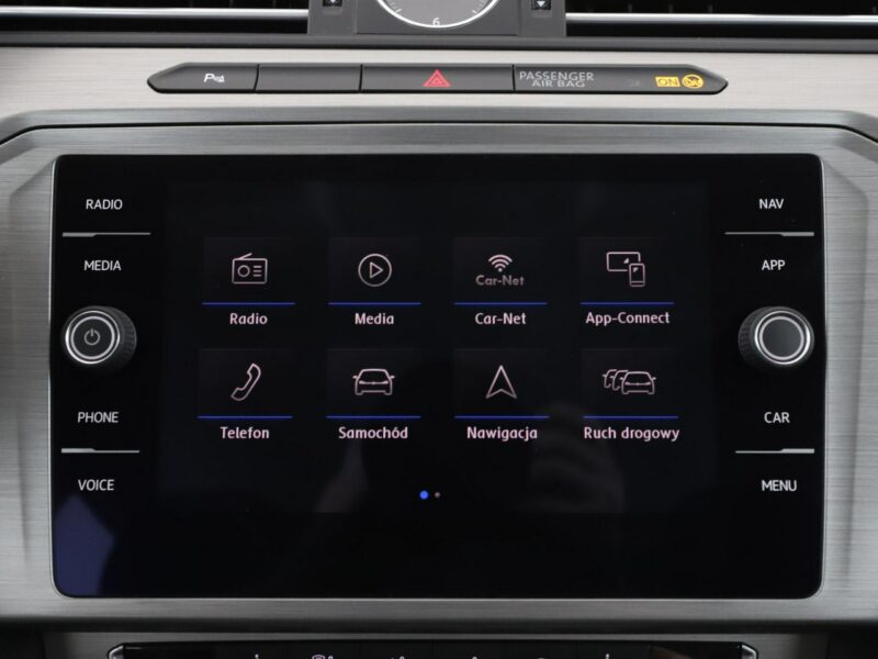 Volkswagen Passat Navi Podgrzewane fotele Automatyczna klimatyzacja Bluetooth B8 (2014-2023)