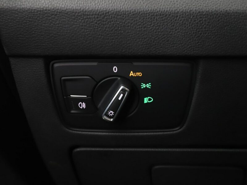 Volkswagen Passat Navi Podgrzewane fotele Automatyczna klimatyzacja Bluetooth B8 (2014-2023)