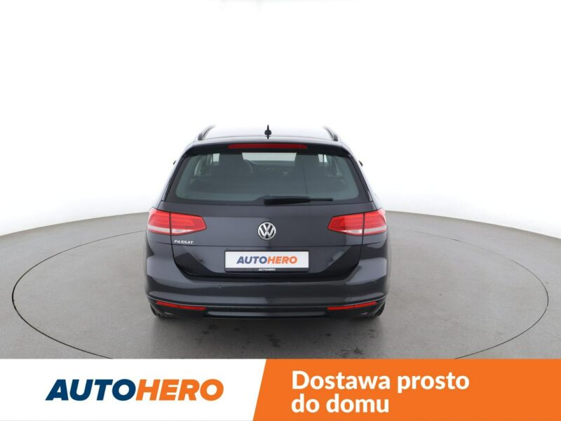 Volkswagen Passat Navi Podgrzewane fotele Automatyczna klimatyzacja Bluetooth B8 (2014-2023)