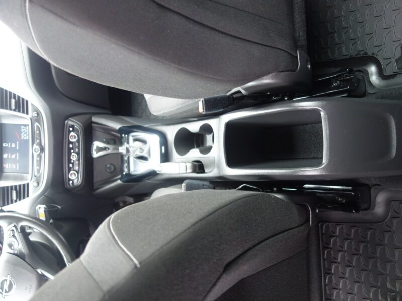 Opel Crossland X Opel Crossland X 2018 1.2 benzyna 110km automat przebieg 25tyś
