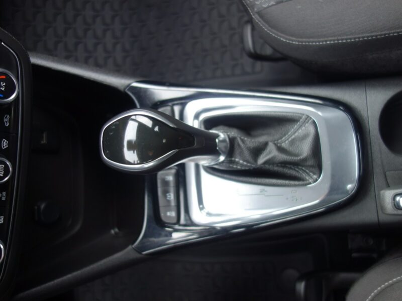 Opel Crossland X Opel Crossland X 2018 1.2 benzyna 110km automat przebieg 25tyś