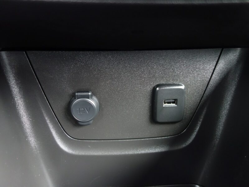 Opel Crossland X Opel Crossland X 2018 1.2 benzyna 110km automat przebieg 25tyś