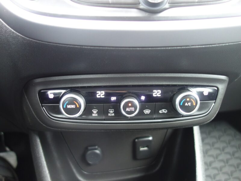 Opel Crossland X Opel Crossland X 2018 1.2 benzyna 110km automat przebieg 25tyś