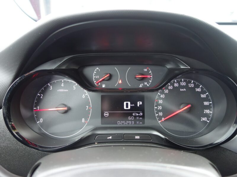 Opel Crossland X Opel Crossland X 2018 1.2 benzyna 110km automat przebieg 25tyś