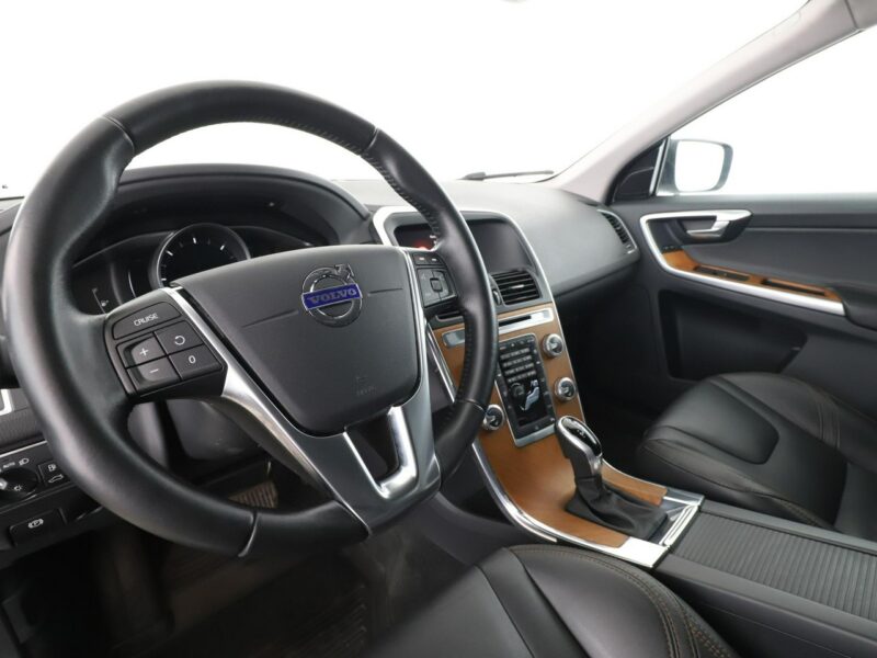 Volvo XC 60 automat skóra navi grzane fotele PDC tempomat I (2008-2017)