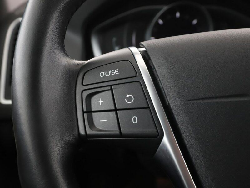 Volvo XC 60 automat skóra navi grzane fotele PDC tempomat I (2008-2017)