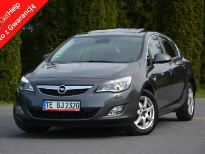 Opel Astra bi-Xenon Ledy Navi Szyber Parktronic Chrom 2xParkt J (2009-2019)