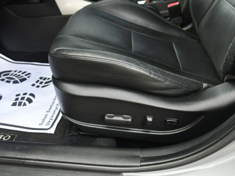 Hyundai i30 1,6 BENZ Kam.Cofania.Navi.Xenony.Skóry.Elektr.Fotele.Podg.Fot.LEDY I (2002-2013)