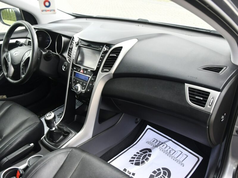 Hyundai i30 1,6 BENZ Kam.Cofania.Navi.Xenony.Skóry.Elektr.Fotele.Podg.Fot.LEDY I (2002-2013)