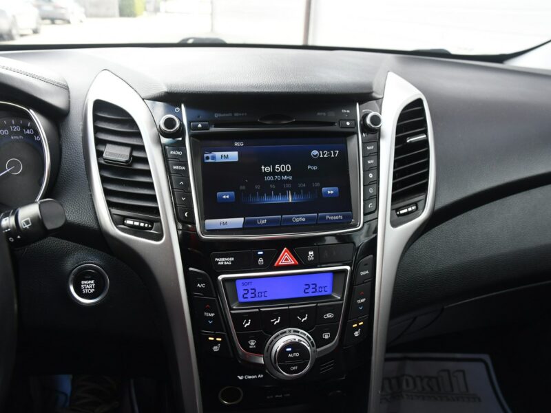 Hyundai i30 1,6 BENZ Kam.Cofania.Navi.Xenony.Skóry.Elektr.Fotele.Podg.Fot.LEDY I (2002-2013)