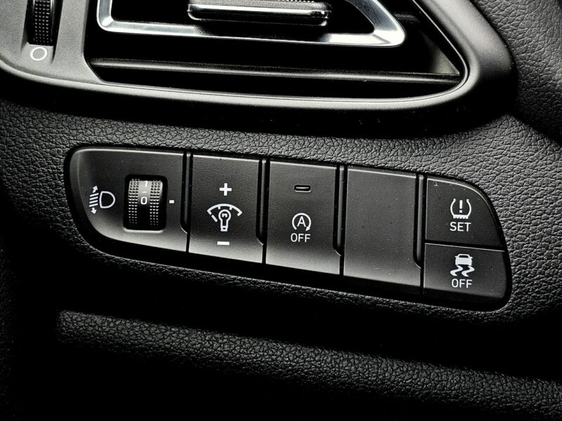 Hyundai i30 1.5T-GDI 160KM 6MT Comfort Android Auto FV23% III (2017-)