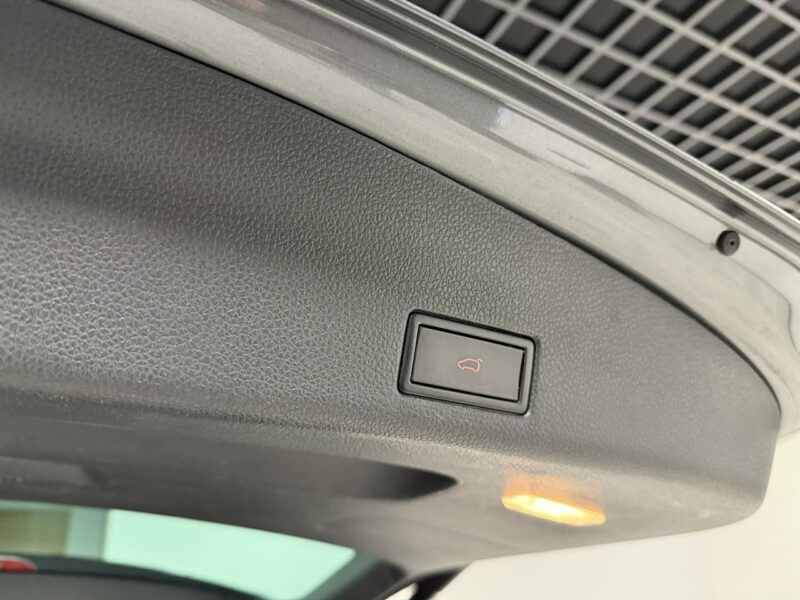 Volkswagen Sharan 2.0 TDI 177PS+DSG"KARAT Exclusive"7-Osobowy*BiXenon*NAVI*DYNAUDIO HiFi II (2010-)
