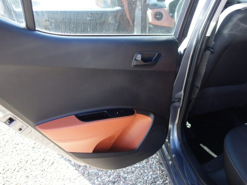 Hyundai i10 Hyundai i10 II (2013-)
