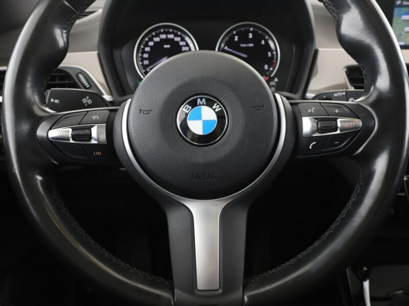 BMW X1 automat X-Line panorama Full LED grzane fotele navi II (F48) (2015-)