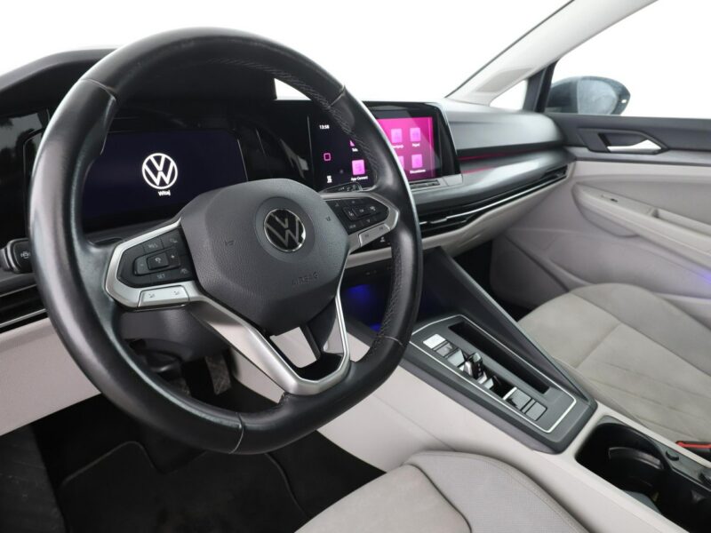 Volkswagen Golf hybryda plug-in automat alcantara virtual navi kamera ACC climatronic VIII (2020-)