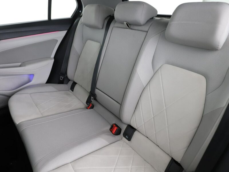 Volkswagen Golf hybryda plug-in automat alcantara virtual navi kamera ACC climatronic VIII (2020-)