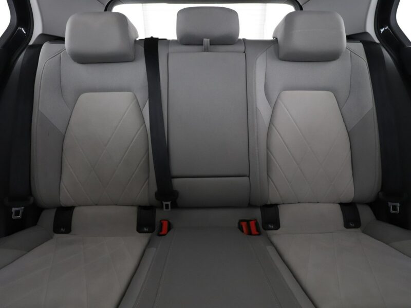 Volkswagen Golf hybryda plug-in automat alcantara virtual navi kamera ACC climatronic VIII (2020-)