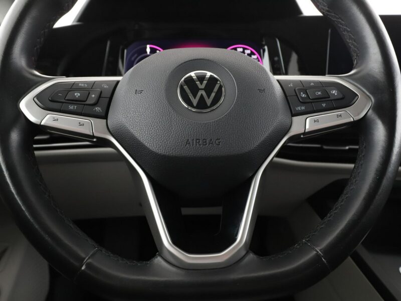 Volkswagen Golf hybryda plug-in automat alcantara virtual navi kamera ACC climatronic VIII (2020-)