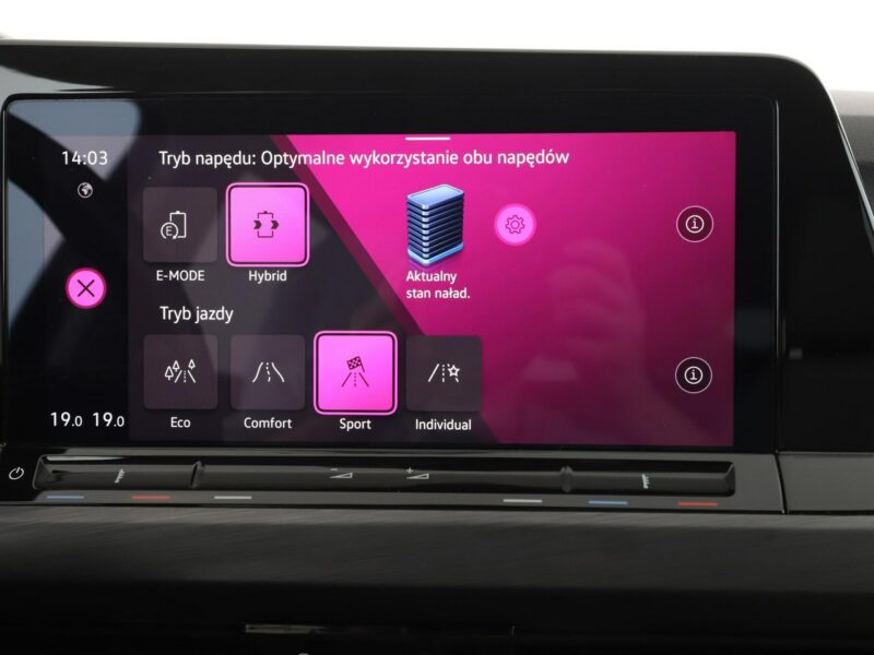 Volkswagen Golf hybryda plug-in automat alcantara virtual navi kamera ACC climatronic VIII (2020-)