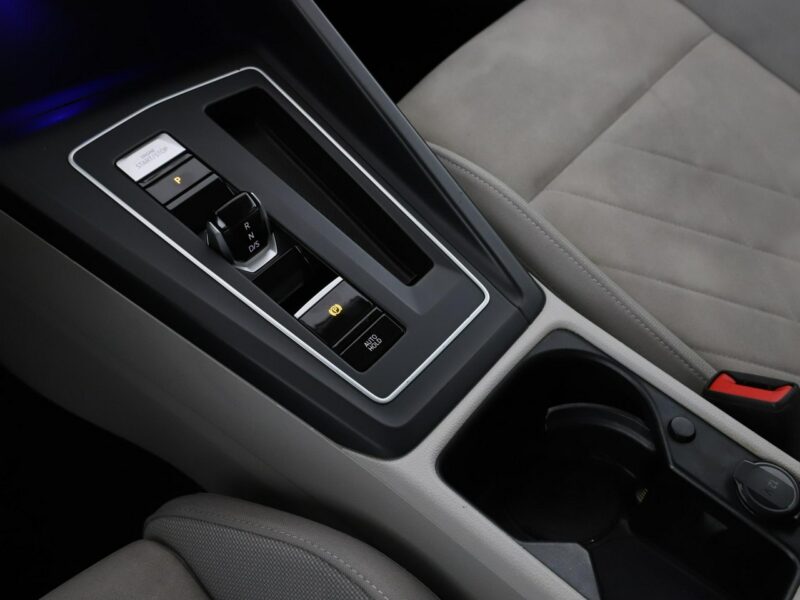 Volkswagen Golf hybryda plug-in automat alcantara virtual navi kamera ACC climatronic VIII (2020-)