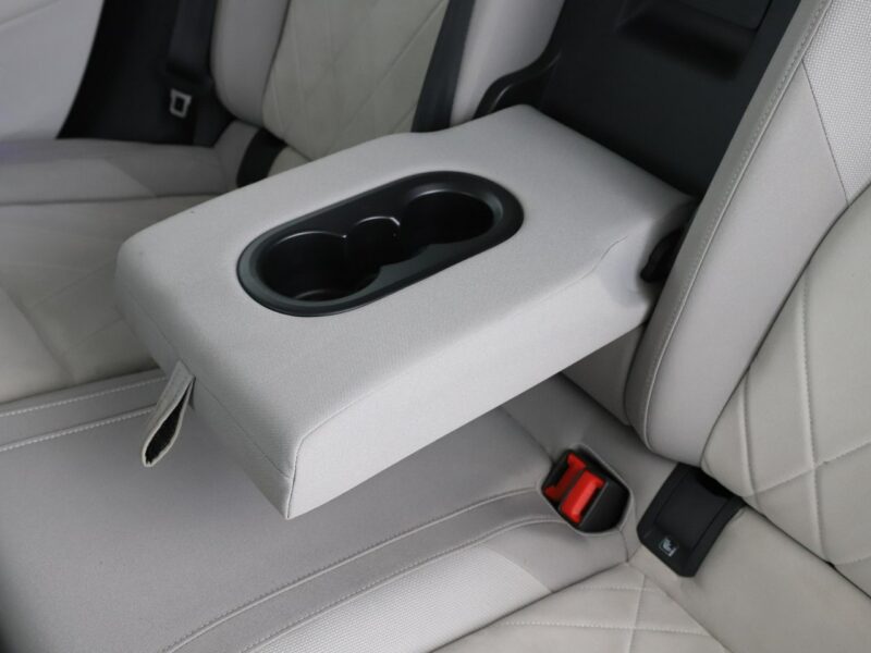 Volkswagen Golf hybryda plug-in automat alcantara virtual navi kamera ACC climatronic VIII (2020-)