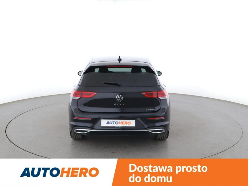 Volkswagen Golf hybryda plug-in automat alcantara virtual navi kamera ACC climatronic VIII (2020-)