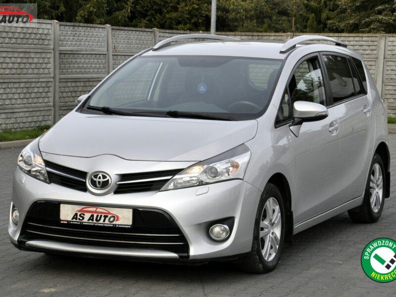 Toyota Verso 2,0D-4D 124KM Soll/7Foteli/Navi/Kamera/Climatronic/Alu/Parktronic/USB