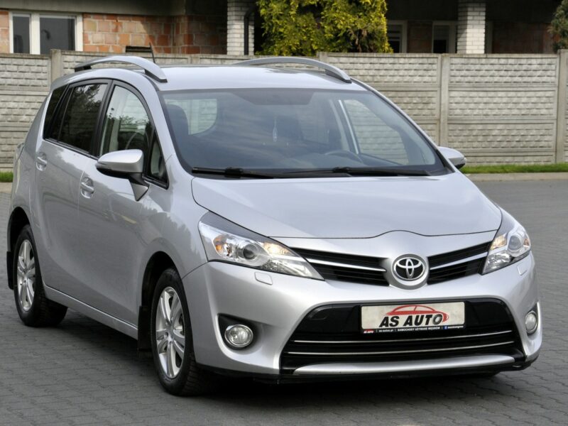 Toyota Verso 2,0D-4D 124KM Soll/7Foteli/Navi/Kamera/Climatronic/Alu/Parktronic/USB