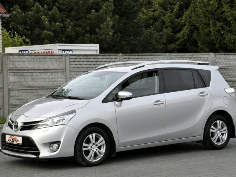 Toyota Verso 2,0D-4D 124KM Soll/7Foteli/Navi/Kamera/Climatronic/Alu/Parktronic/USB