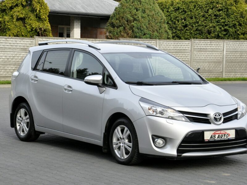 Toyota Verso 2,0D-4D 124KM Soll/7Foteli/Navi/Kamera/Climatronic/Alu/Parktronic/USB